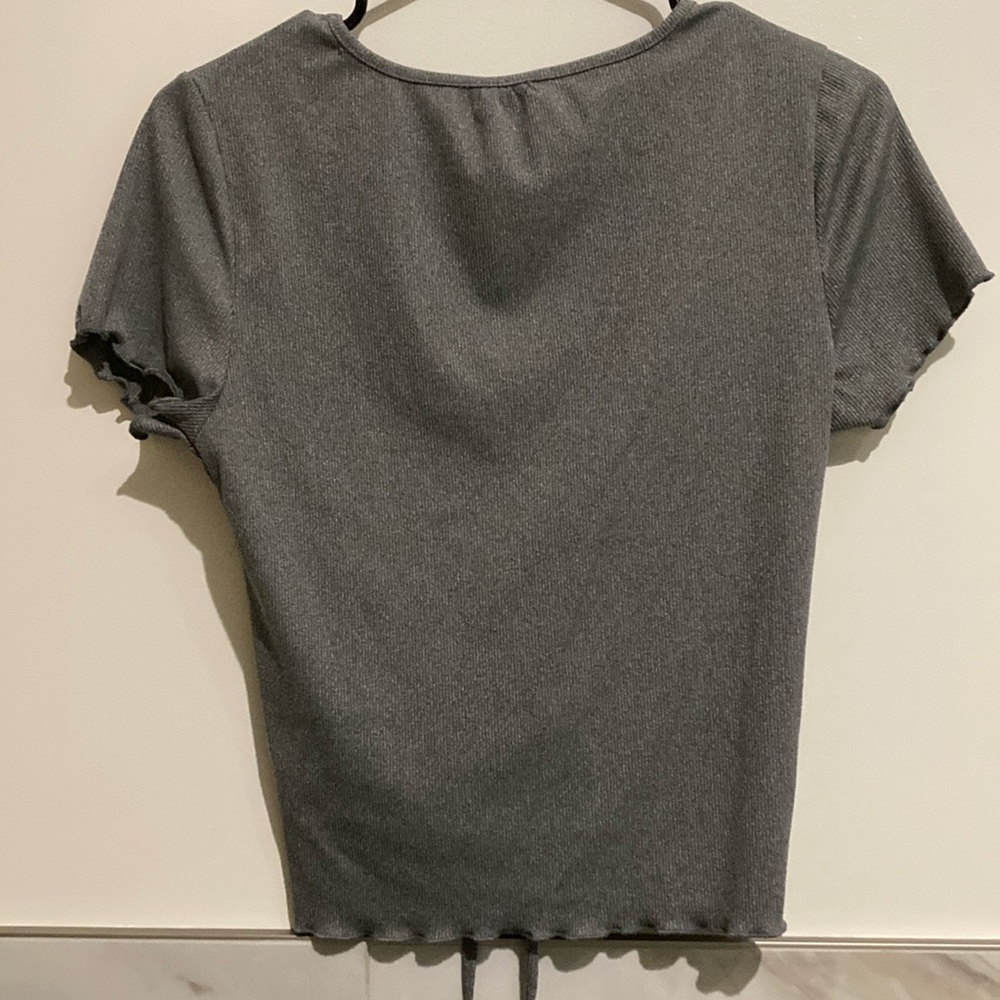 Gray Ruched V-Neck Top - Picture 2 of 2